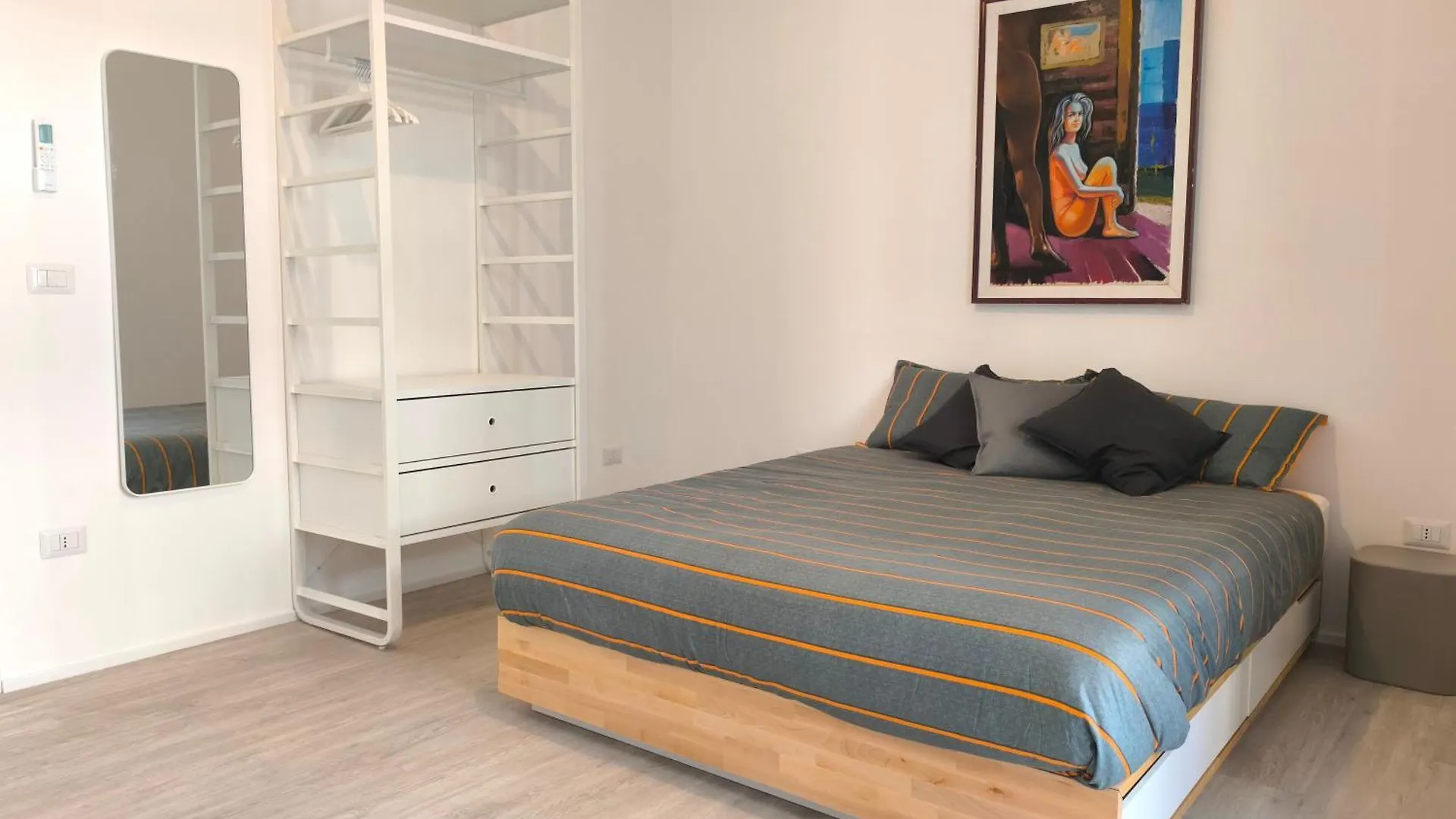Just Here Apartments - L'Artista Bari 0*,  Italy
