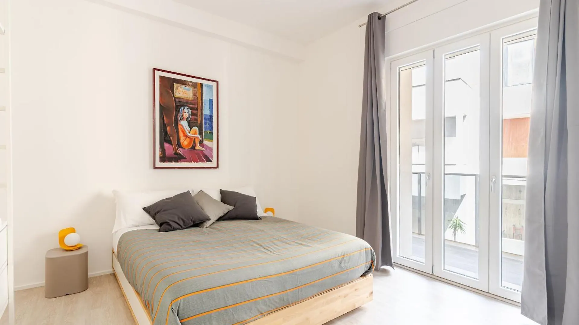 Just Here Apartments - L'Artista Bari 0*,
